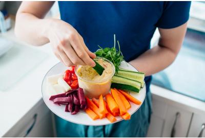 10 Healthy Snacks to Get You Through Your Shift